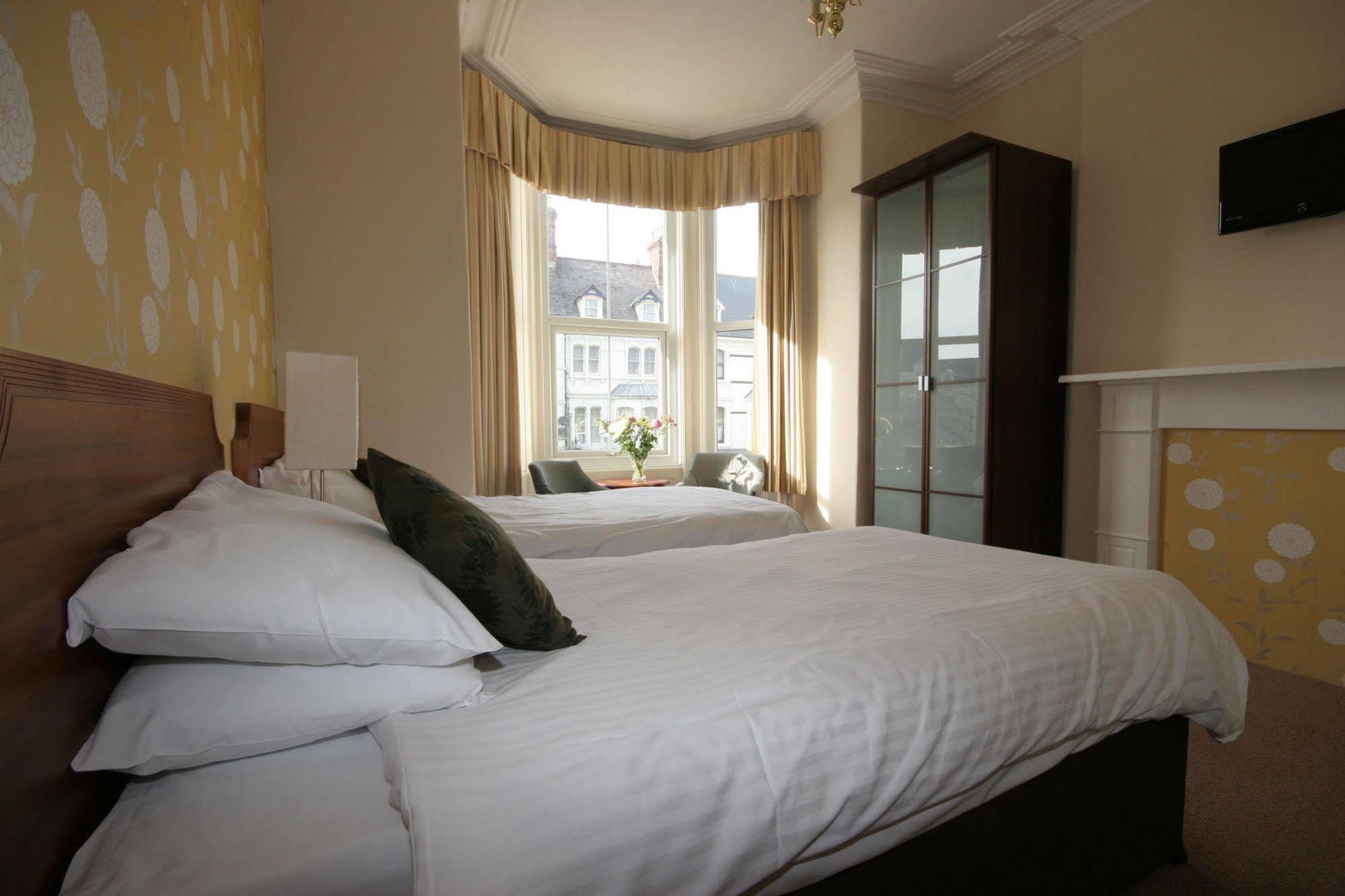 The Broadway Hotel Llandudno Exterior photo