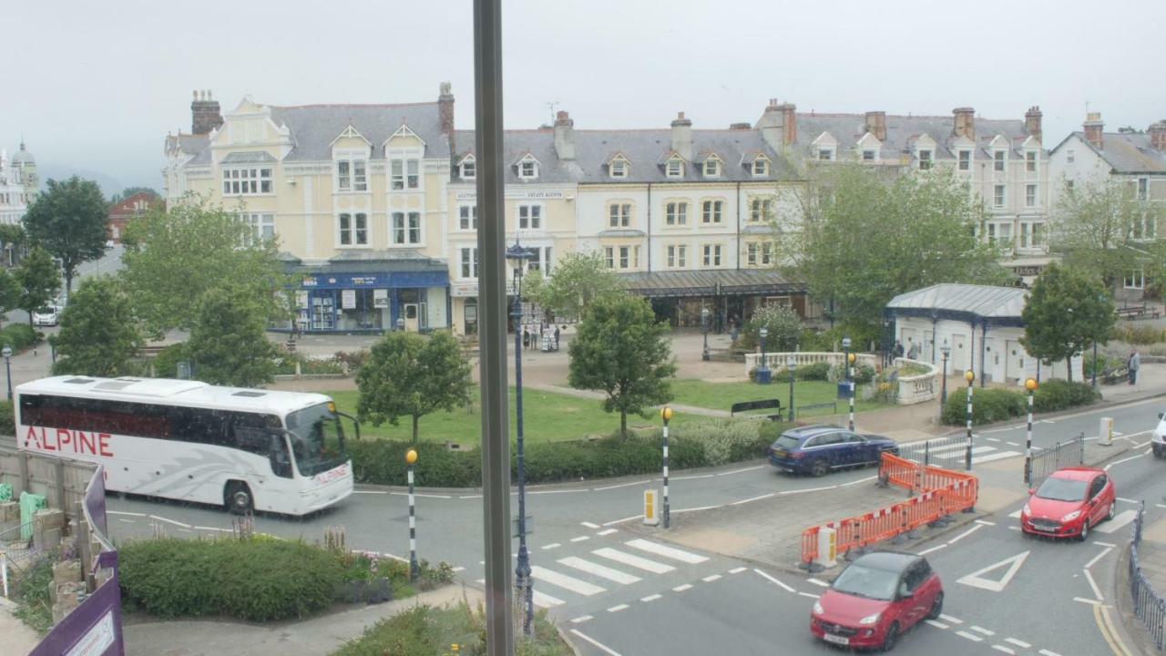 The Broadway Hotel Llandudno Exterior photo
